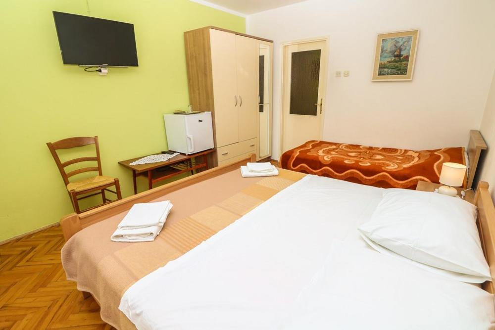 Double Rooms Tomica 2 With Balcony Baška Εξωτερικό φωτογραφία